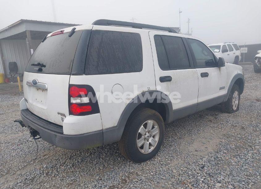 Photo 4 of 2006 Ford Explorer XLT (VIN 1FMEU73806UB54242)