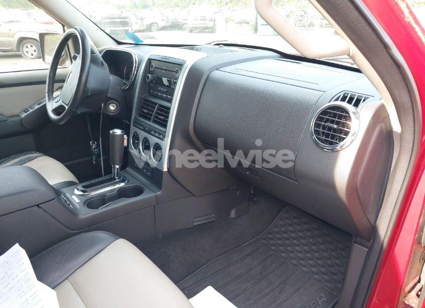 Photo 5 of 2008 Ford Explorer XLT (VIN 1FMEU73828UB36876)