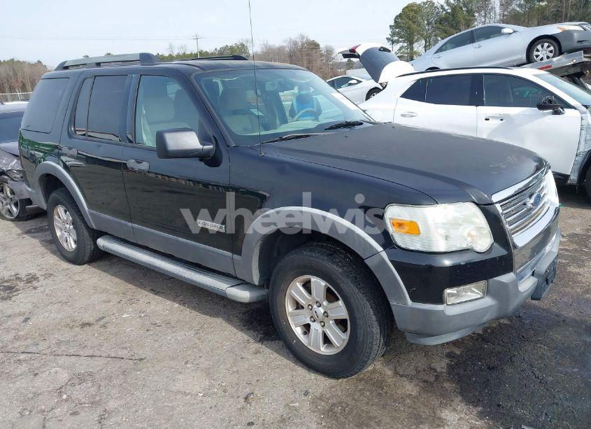 2006 Ford Explorer XLT (VIN 1FMEU73836UA58492) main photo