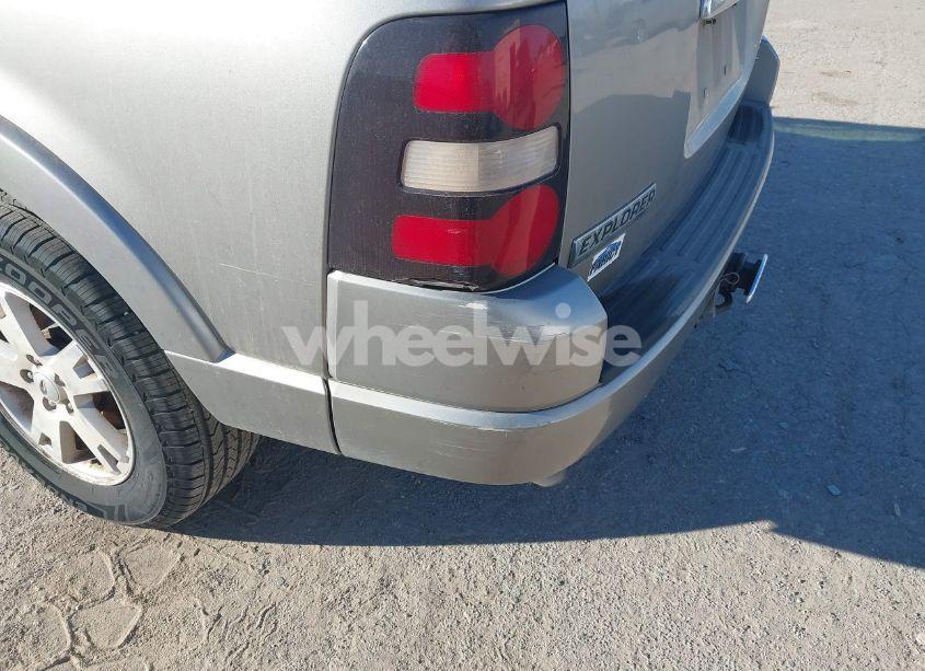 Photo 6 of 2008 Ford Explorer XLT (VIN 1FMEU73848UA69018)