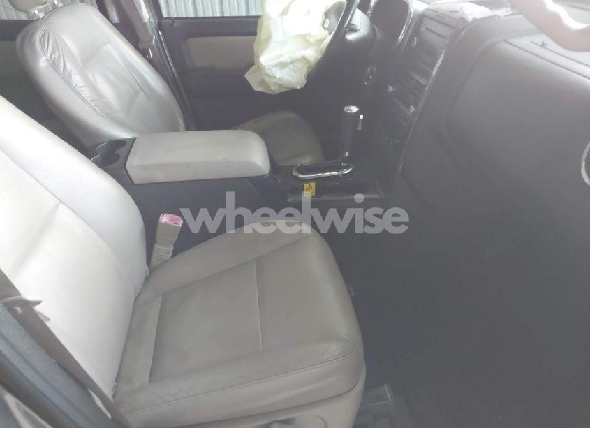 Photo 5 of 2008 Ford Explorer XLT (VIN 1FMEU73858UA42314)