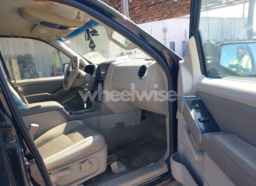 Photo 5 of 2006 Ford Explorer XLT (VIN 1FMEU73886UB29427)