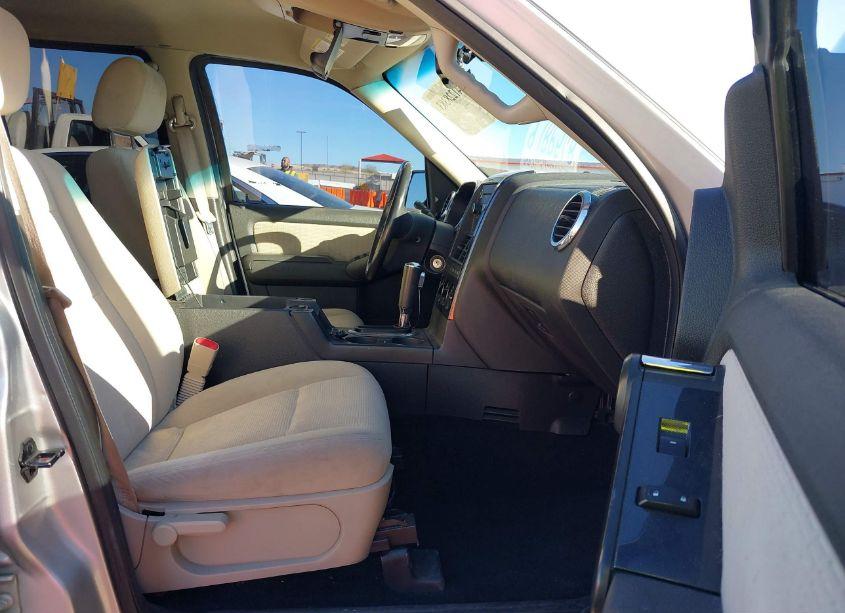 Photo 5 of 2008 Ford Explorer XLT (VIN 1FMEU73888UA84864)