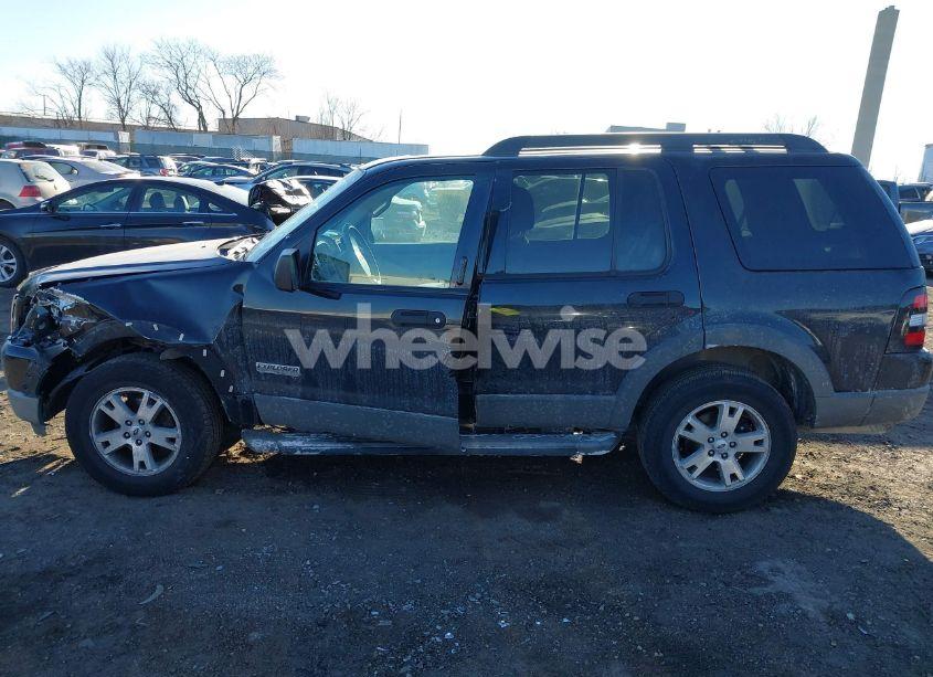 Photo 15 of 2006 Ford Explorer XLT (VIN 1FMEU73896ZA09638)