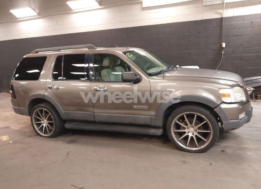 Photo 13 of 2006 Ford Explorer XLT (VIN 1FMEU73E06UB06021)