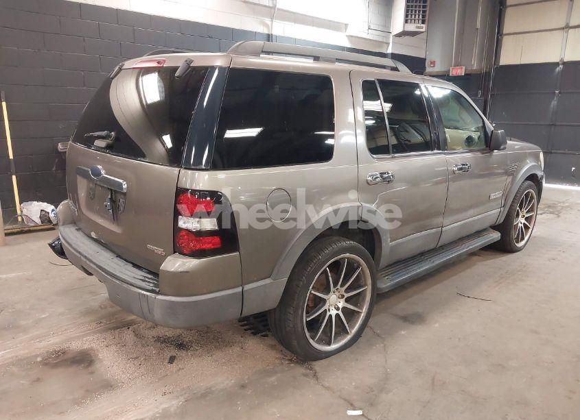 Photo 4 of 2006 Ford Explorer XLT (VIN 1FMEU73E06UB06021)