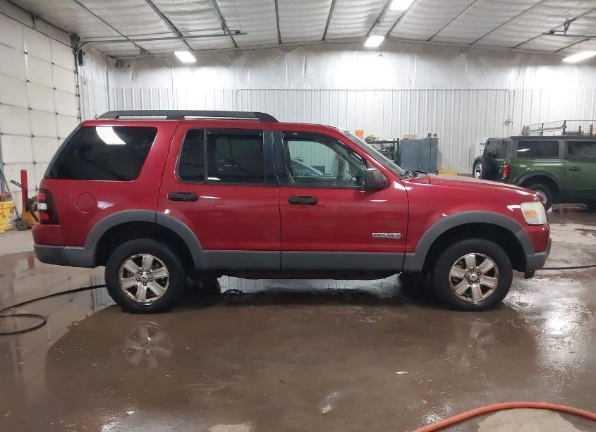 Photo 13 of 2006 Ford Explorer XLT (VIN 1FMEU73E06ZA08769)