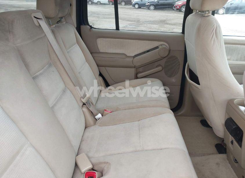 Photo 8 of 2007 Ford Explorer XLT (VIN 1FMEU73E07UB36038)