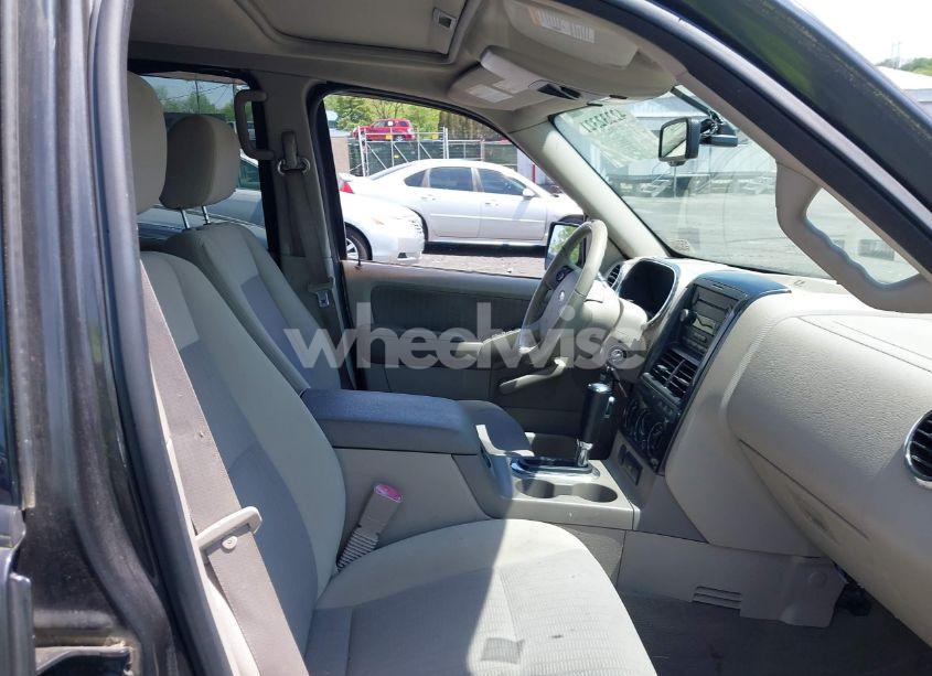Photo 5 of 2007 Ford Explorer XLT (VIN 1FMEU73E07UB49985)