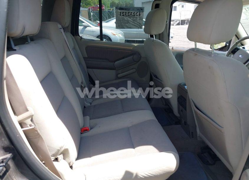 Photo 8 of 2007 Ford Explorer XLT (VIN 1FMEU73E07UB49985)