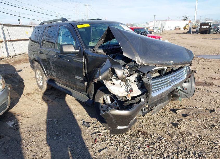 2007 Ford Explorer XLT (VIN 1FMEU73E07UB54992) main photo