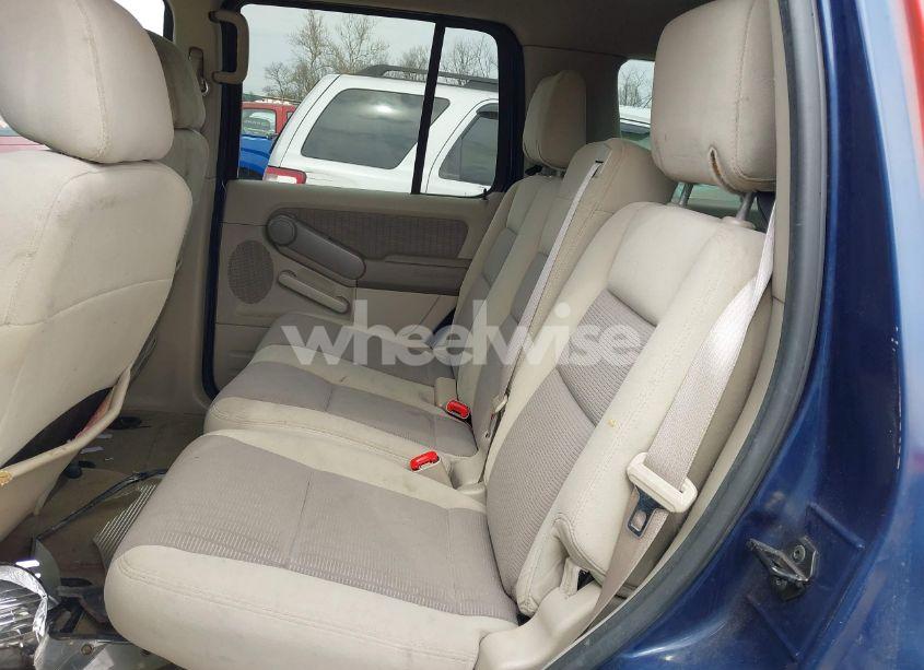 Photo 8 of 2007 Ford Explorer XLT (VIN 1FMEU73E17UA49829)