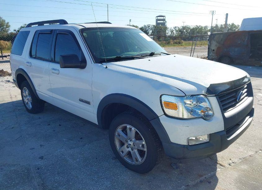 2007 Ford Explorer XLT (VIN 1FMEU73E17UA87660) main photo