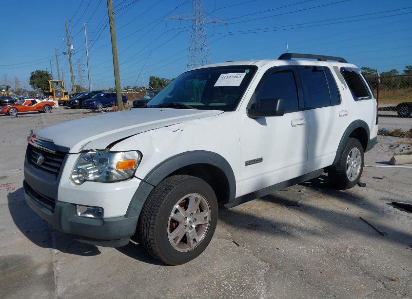 Photo 2 of 2007 Ford Explorer XLT (VIN 1FMEU73E17UA87660)