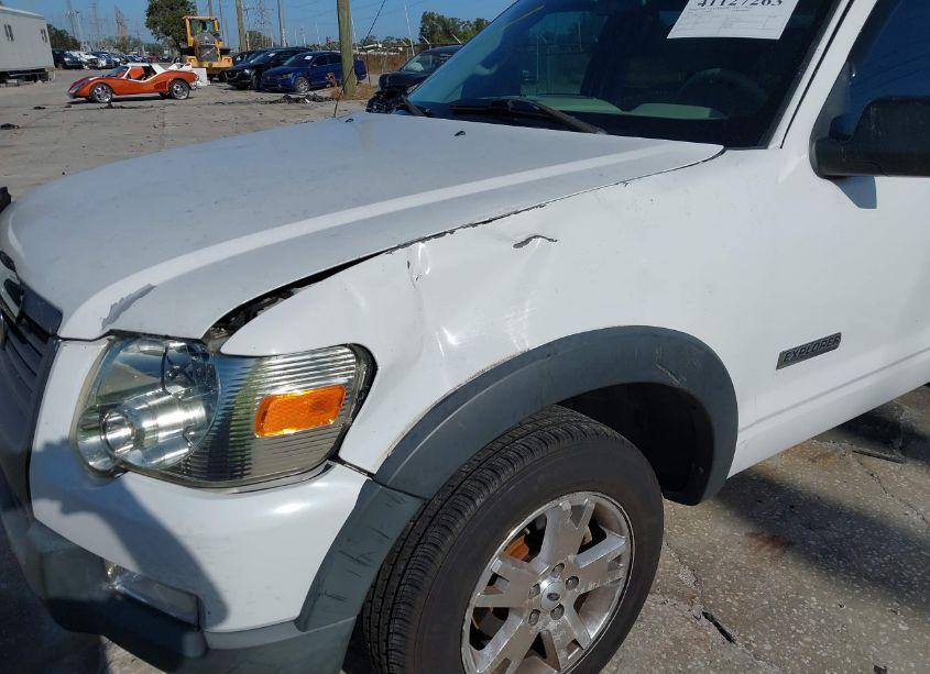 Photo 6 of 2007 Ford Explorer XLT (VIN 1FMEU73E17UA87660)