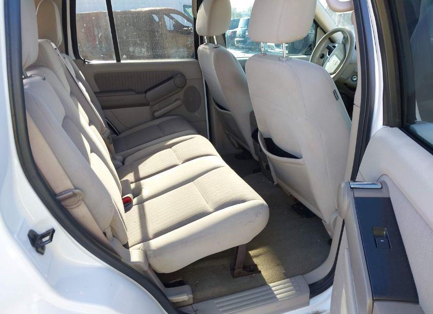 Photo 8 of 2007 Ford Explorer XLT (VIN 1FMEU73E17UA87660)