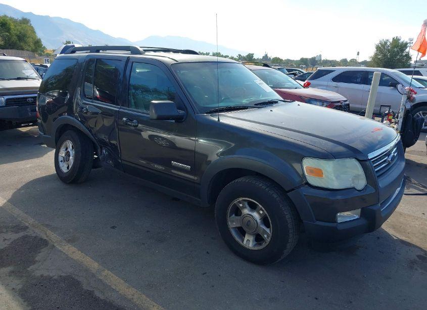 2007 Ford Explorer XLT (VIN 1FMEU73E17UA88744) main photo