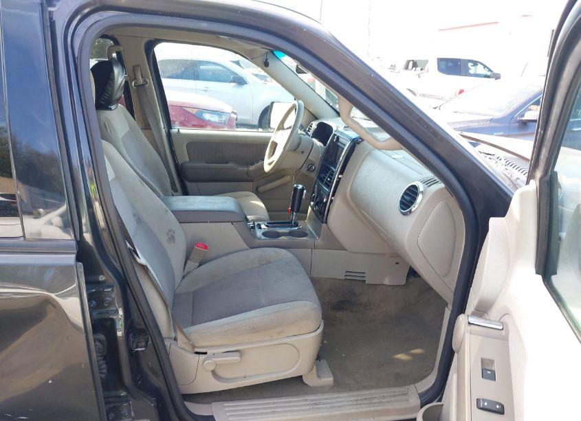 Photo 5 of 2007 Ford Explorer XLT (VIN 1FMEU73E17UA88744)