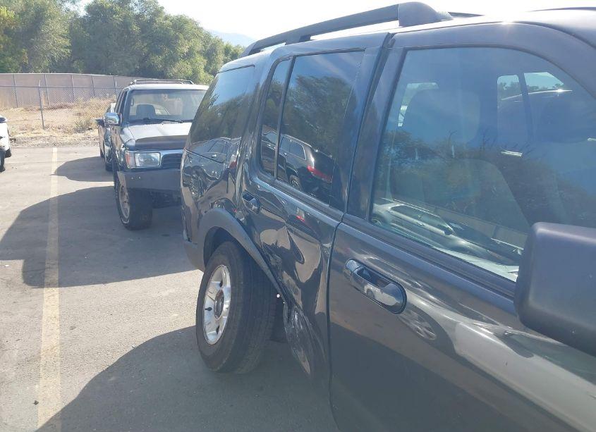 Photo 6 of 2007 Ford Explorer XLT (VIN 1FMEU73E17UA88744)