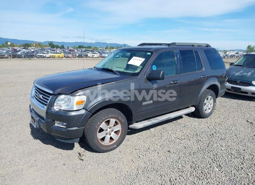 Photo 2 of 2007 Ford Explorer XLT (VIN 1FMEU73E17UA96116)