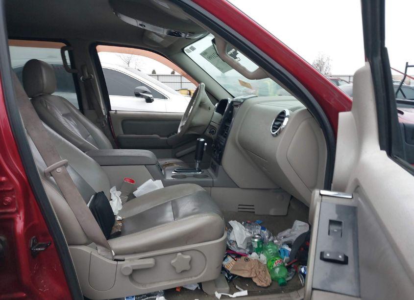 Photo 5 of 2007 Ford Explorer XLT (VIN 1FMEU73E17UA96570)