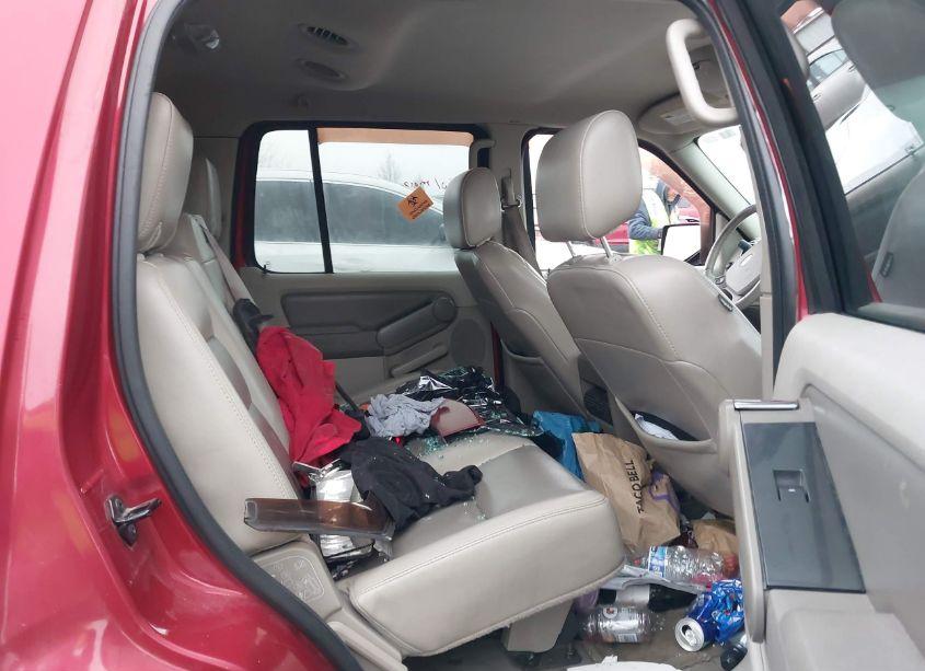 Photo 8 of 2007 Ford Explorer XLT (VIN 1FMEU73E17UA96570)