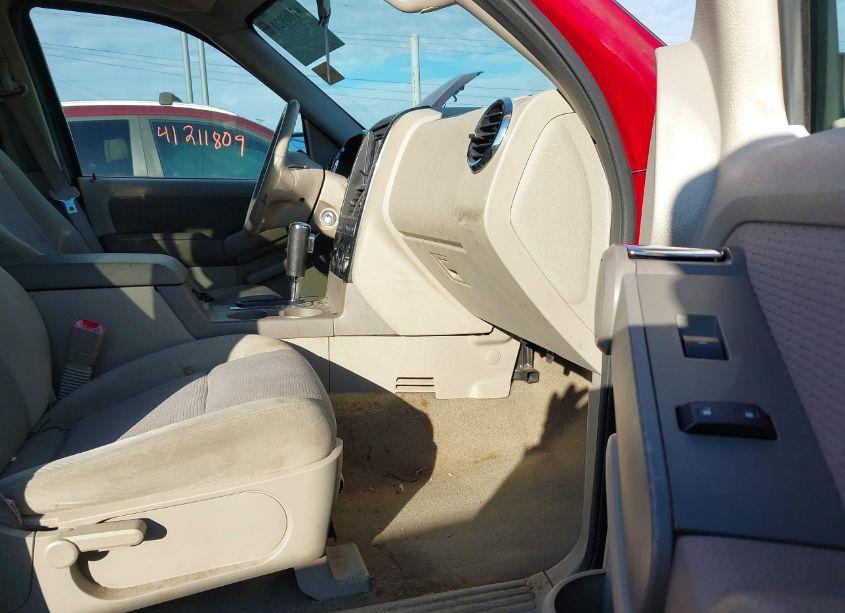 Photo 5 of 2007 Ford Explorer XLT (VIN 1FMEU73E17UA97279)