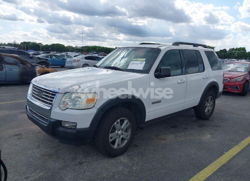 Photo 2 of 2007 Ford Explorer XLT (VIN 1FMEU73E17UB03985)