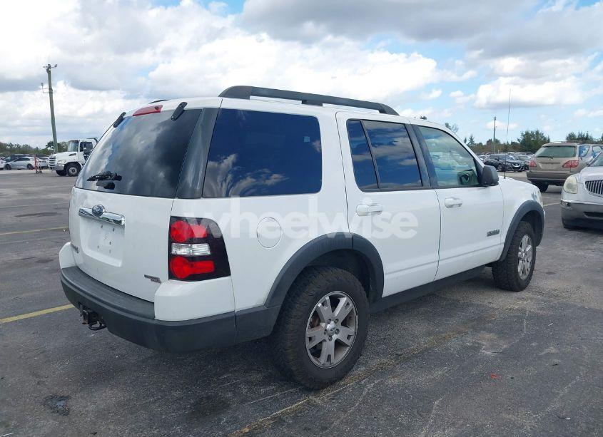 Photo 4 of 2007 Ford Explorer XLT (VIN 1FMEU73E17UB03985)