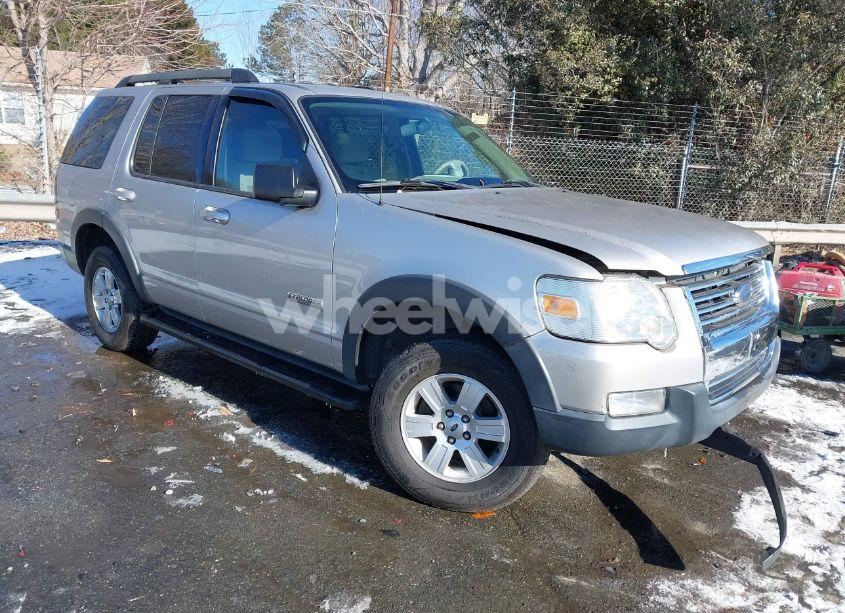 2007 Ford Explorer XLT (VIN 1FMEU73E17UB30197) main photo