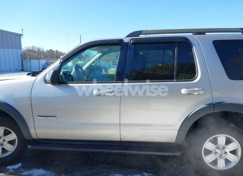 Photo 14 of 2007 Ford Explorer XLT (VIN 1FMEU73E17UB30197)