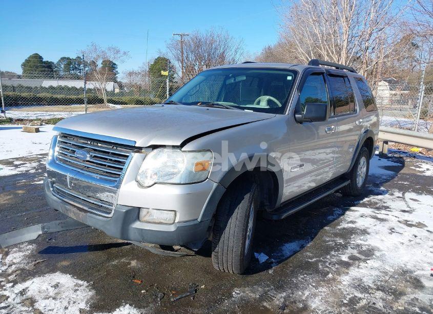 Photo 2 of 2007 Ford Explorer XLT (VIN 1FMEU73E17UB30197)