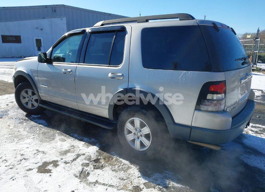 Photo 3 of 2007 Ford Explorer XLT (VIN 1FMEU73E17UB30197)