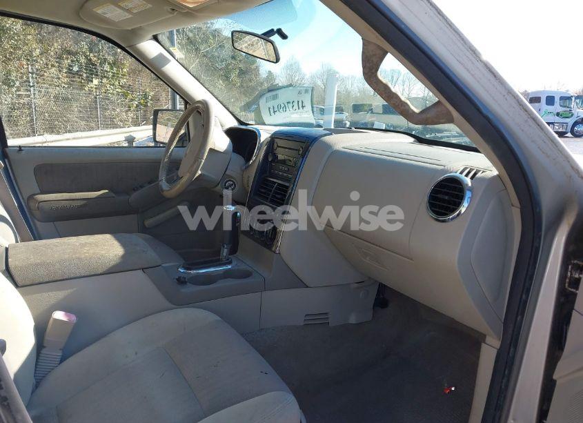 Photo 5 of 2007 Ford Explorer XLT (VIN 1FMEU73E17UB30197)