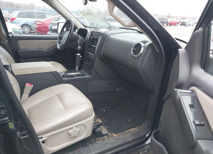 Photo 5 of 2008 Ford Explorer XLT (VIN 1FMEU73E18UB14888)