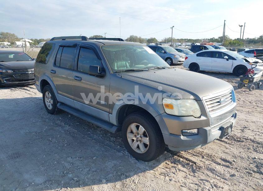 2006 Ford Explorer XLT (VIN 1FMEU73E26ZA15416) main photo