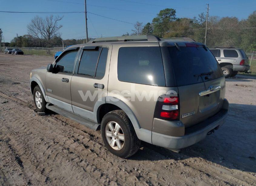 Photo 3 of 2006 Ford Explorer XLT (VIN 1FMEU73E26ZA15416)