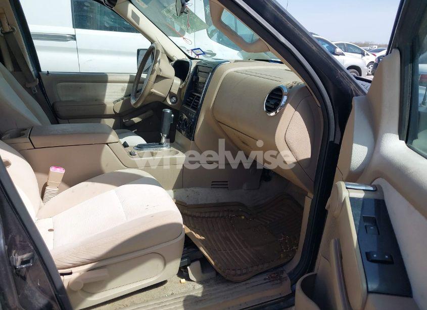 Photo 5 of 2007 Ford Explorer XLT (VIN 1FMEU73E27UB01016)