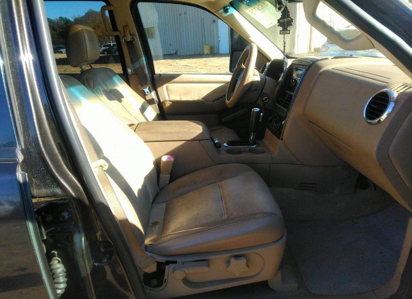 Photo 5 of 2007 Ford Explorer XLT (VIN 1FMEU73E27UB20911)