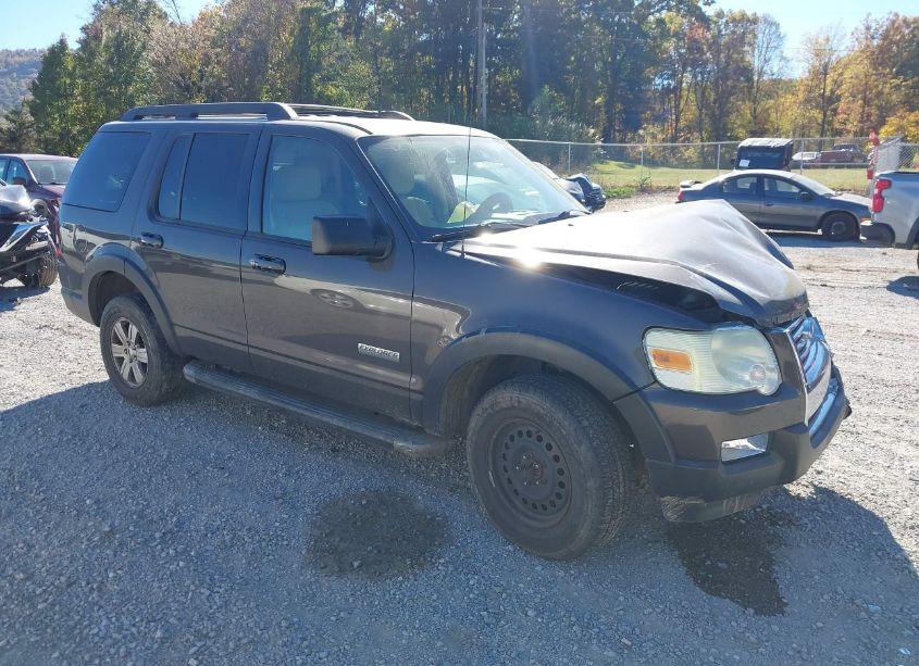 2007 Ford Explorer XLT (VIN 1FMEU73E27UB22755) main photo