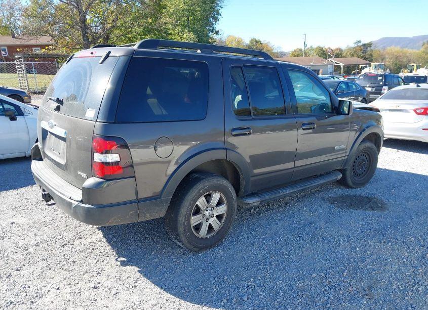 Photo 4 of 2007 Ford Explorer XLT (VIN 1FMEU73E27UB22755)