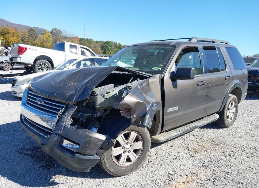 Photo 6 of 2007 Ford Explorer XLT (VIN 1FMEU73E27UB22755)