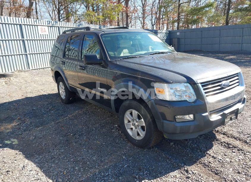 2007 Ford Explorer XLT (VIN 1FMEU73E27UB75004) main photo