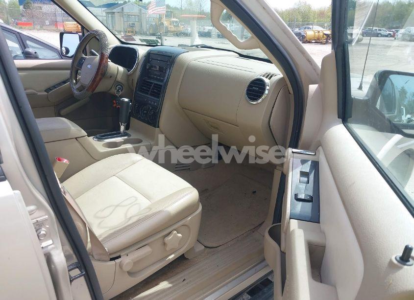 Photo 5 of 2007 Ford Explorer XLT (VIN 1FMEU73E27UB84981)