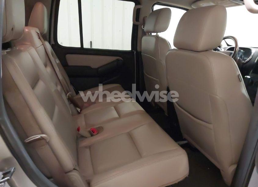 Photo 8 of 2008 Ford Explorer XLT (VIN 1FMEU73E28UA94764)