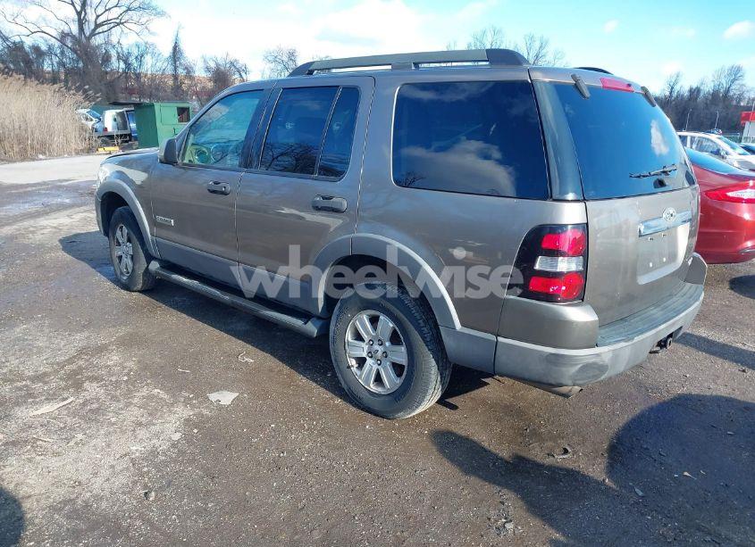 Photo 3 of 2006 Ford Explorer XLT (VIN 1FMEU73E36UA67313)