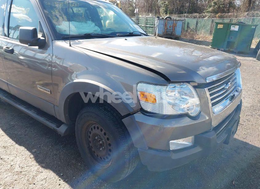 Photo 6 of 2006 Ford Explorer XLT (VIN 1FMEU73E36UA67313)