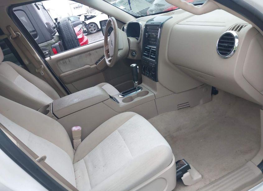 Photo 5 of 2008 Ford Explorer XLT (VIN 1FMEU73E38UA31964)