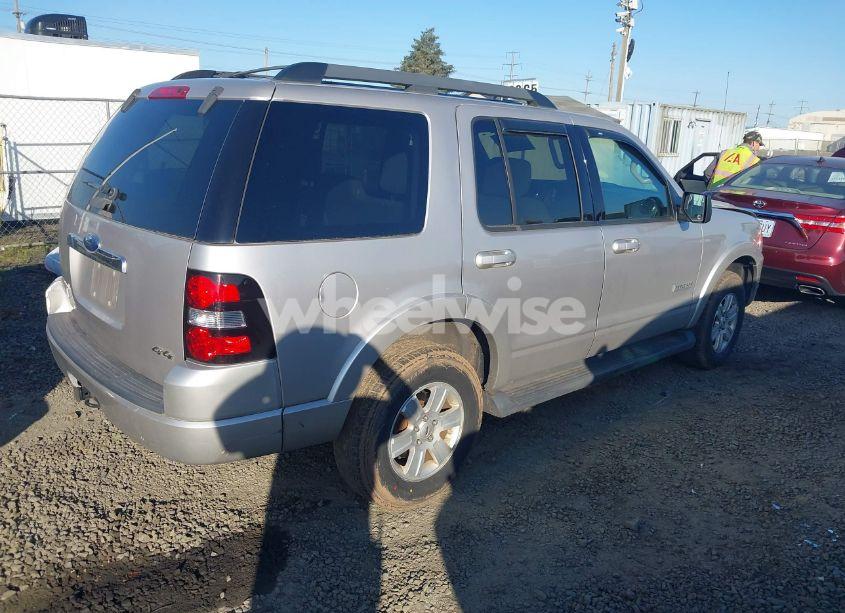 Photo 4 of 2008 Ford Explorer XLT (VIN 1FMEU73E38UA57643)