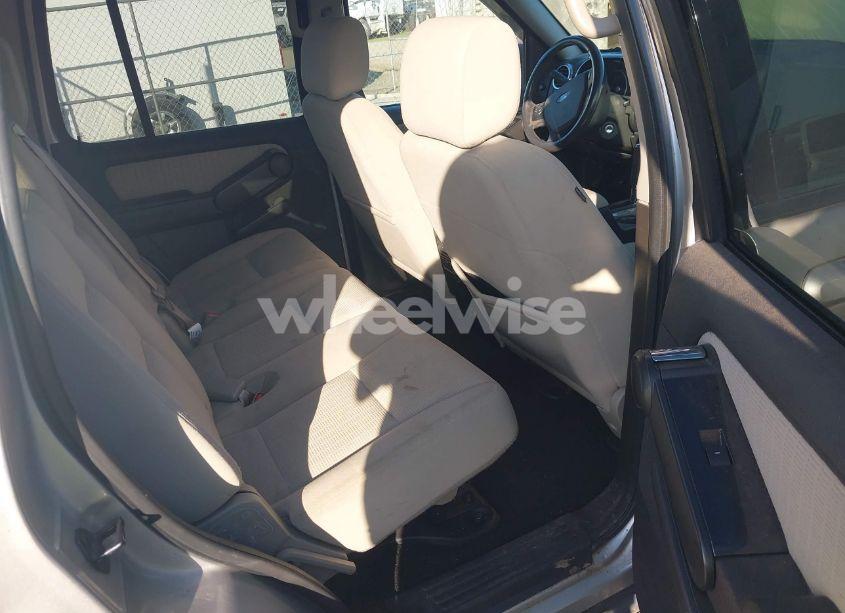 Photo 8 of 2008 Ford Explorer XLT (VIN 1FMEU73E38UA57643)